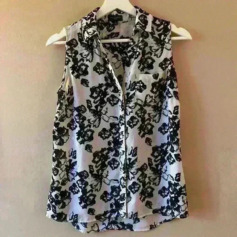 The Limited Button Down Shirt Size XS Black White Floral lightweight Tank Top
